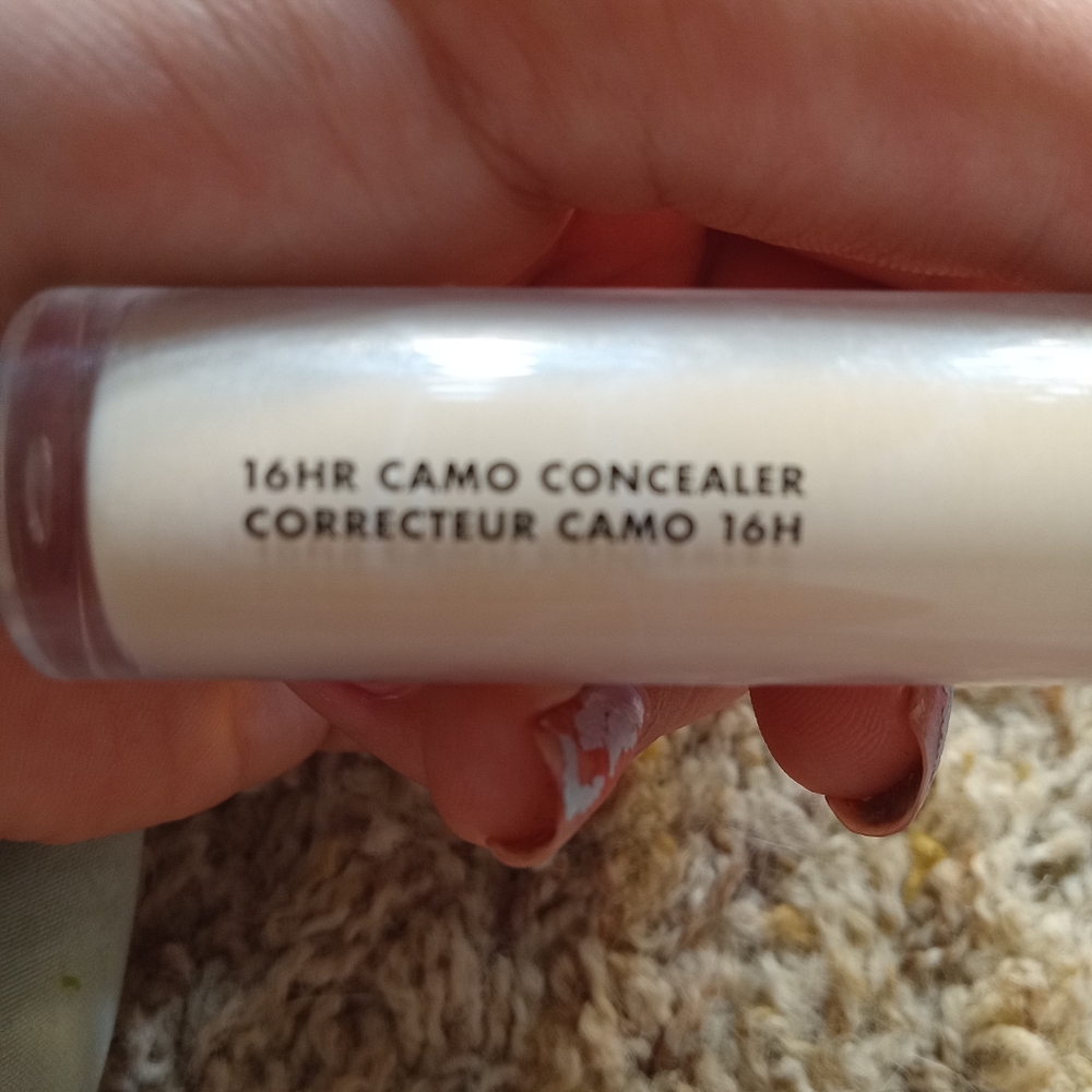 A really good elf concealer full coverage light concealer great for base!